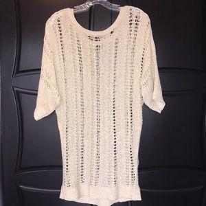 EXPRESS-(Cream) Knitted crew sweater. Size M.